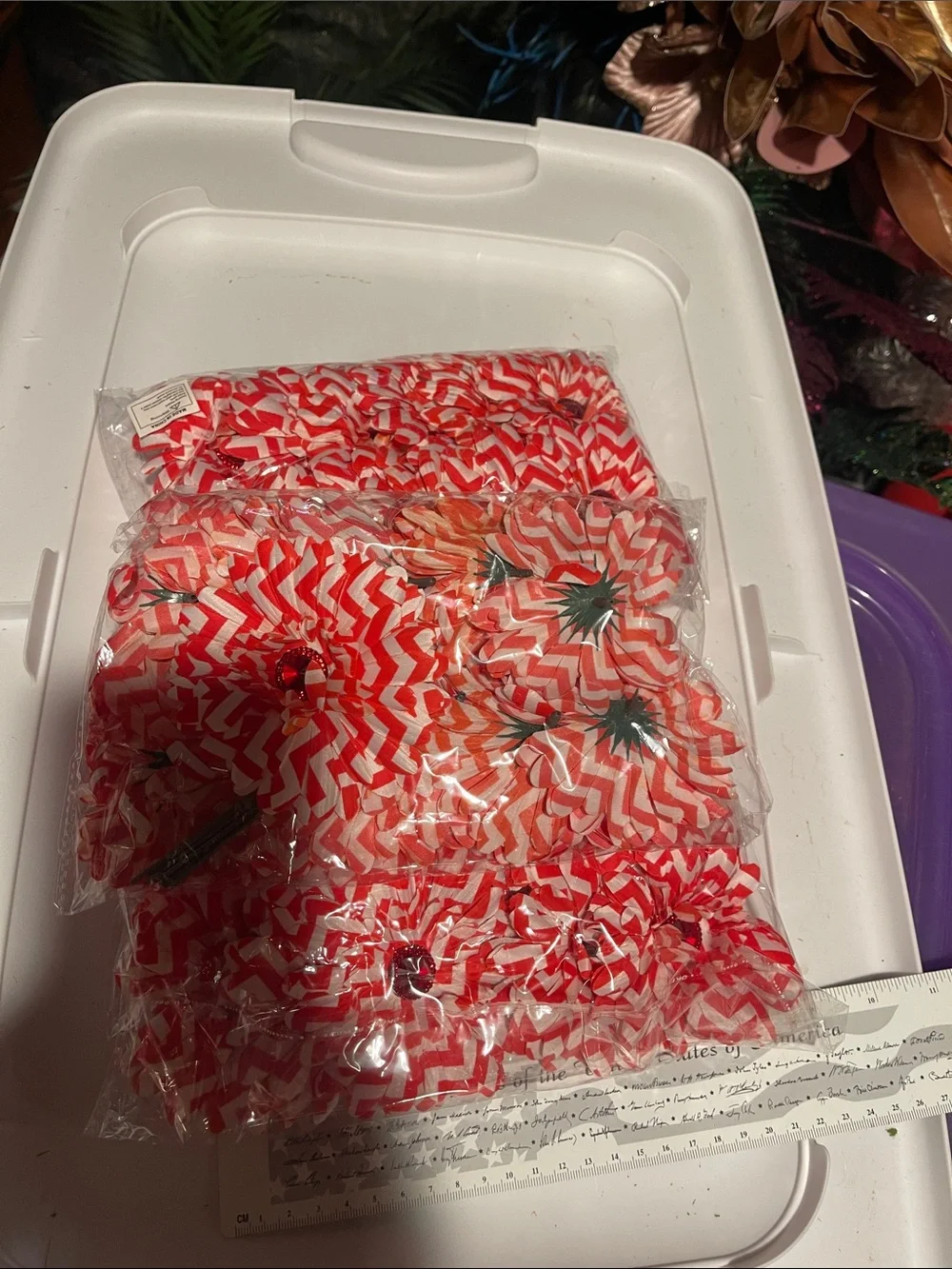Red and white zigzag fabric flowers Floral Artificial diy crafts nwt 3 dozen
